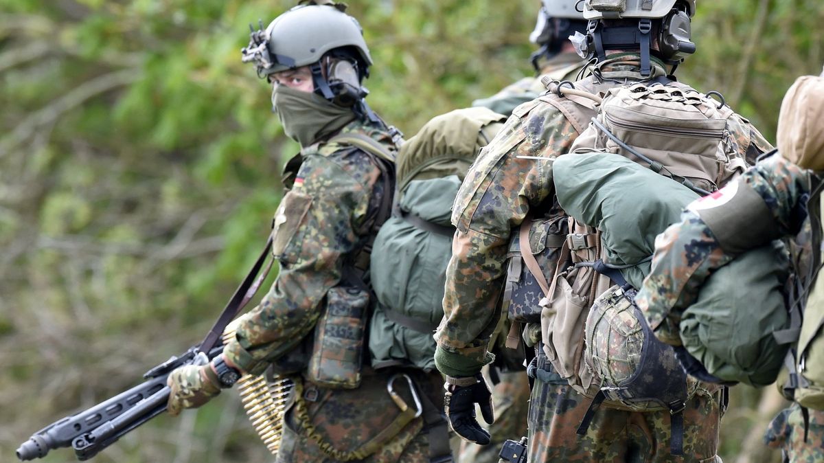 Německo rozpustí část elitní vojenské jednotky. Jsou v ní neonacisté